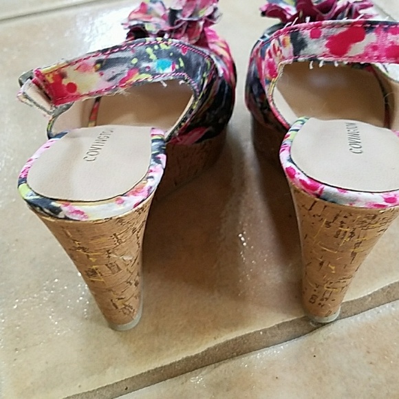 Like new, Floral high heel shoes, 4" - Picture 5 of 6